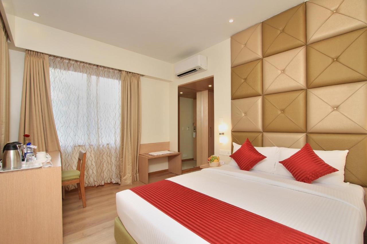 La Sara Regent Hotel Bangalore Ngoại thất bức ảnh