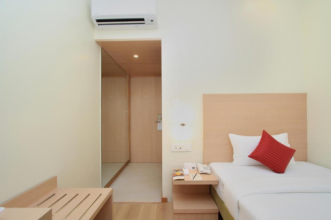 La Sara Regent Hotel Bangalore Ngoại thất bức ảnh