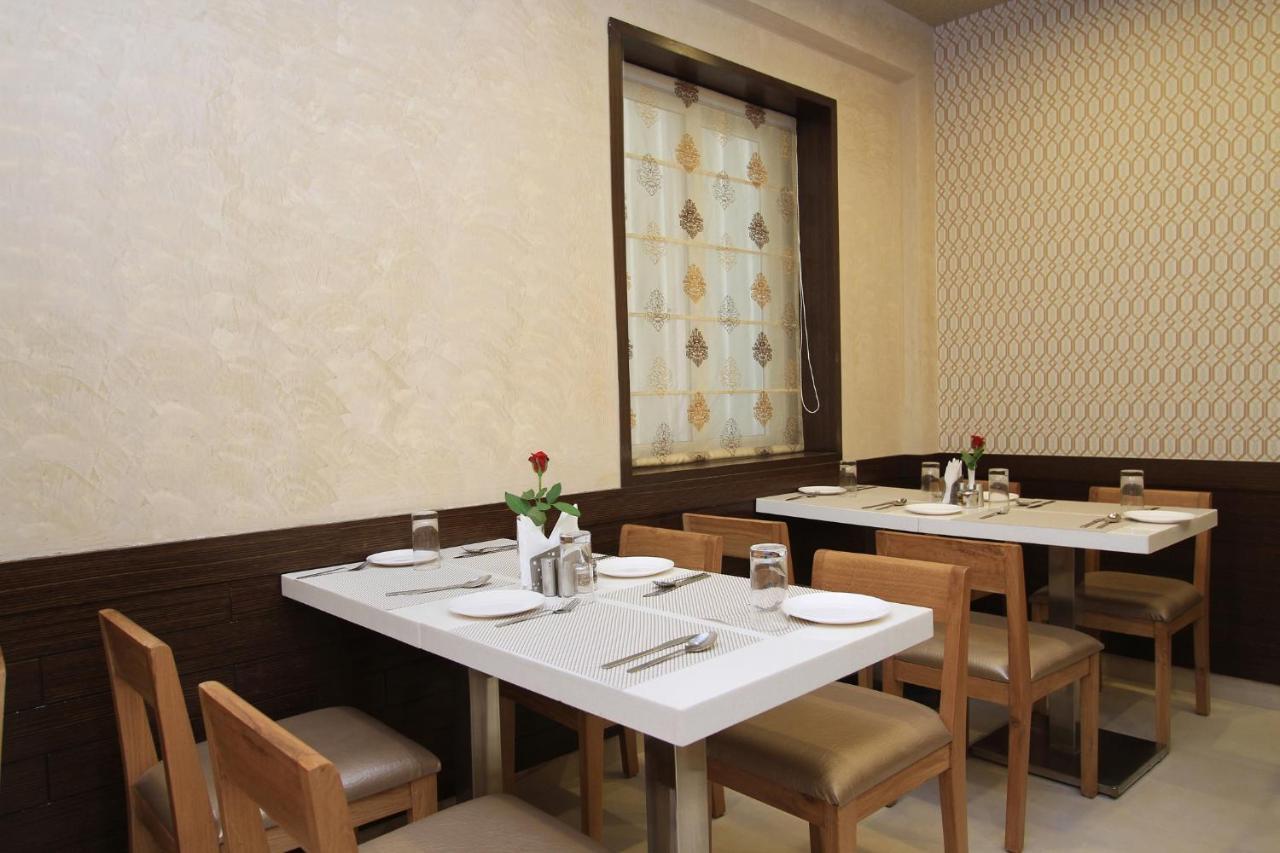 La Sara Regent Hotel Bangalore Ngoại thất bức ảnh