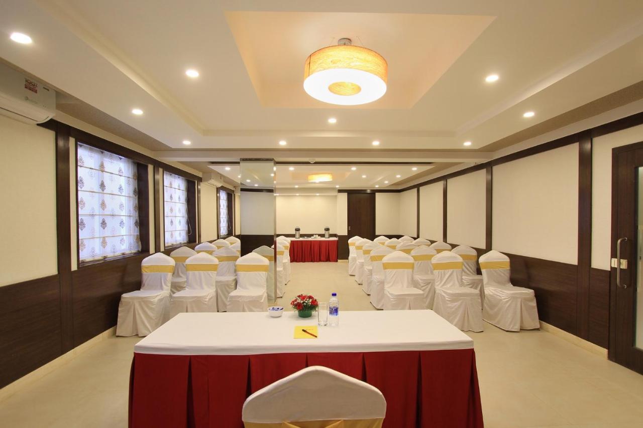 La Sara Regent Hotel Bangalore Ngoại thất bức ảnh