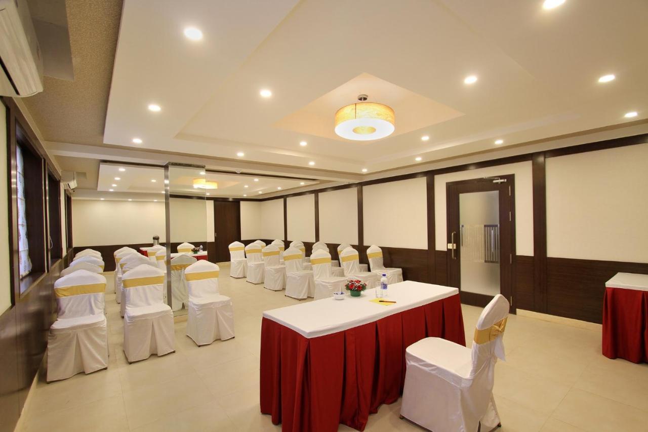 La Sara Regent Hotel Bangalore Ngoại thất bức ảnh