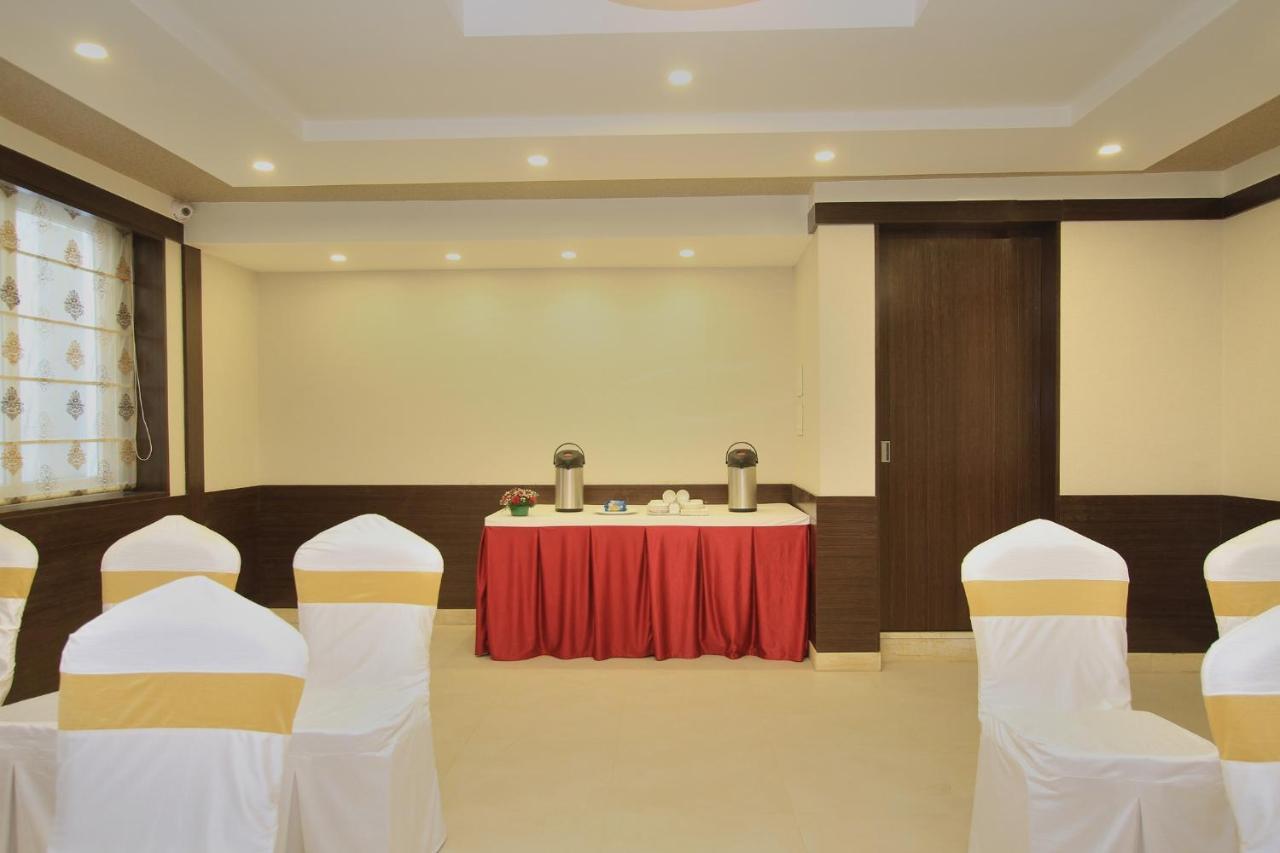 La Sara Regent Hotel Bangalore Ngoại thất bức ảnh