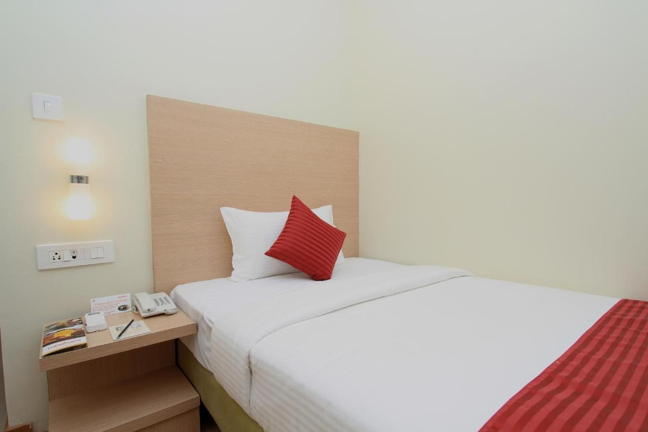 La Sara Regent Hotel Bangalore Ngoại thất bức ảnh