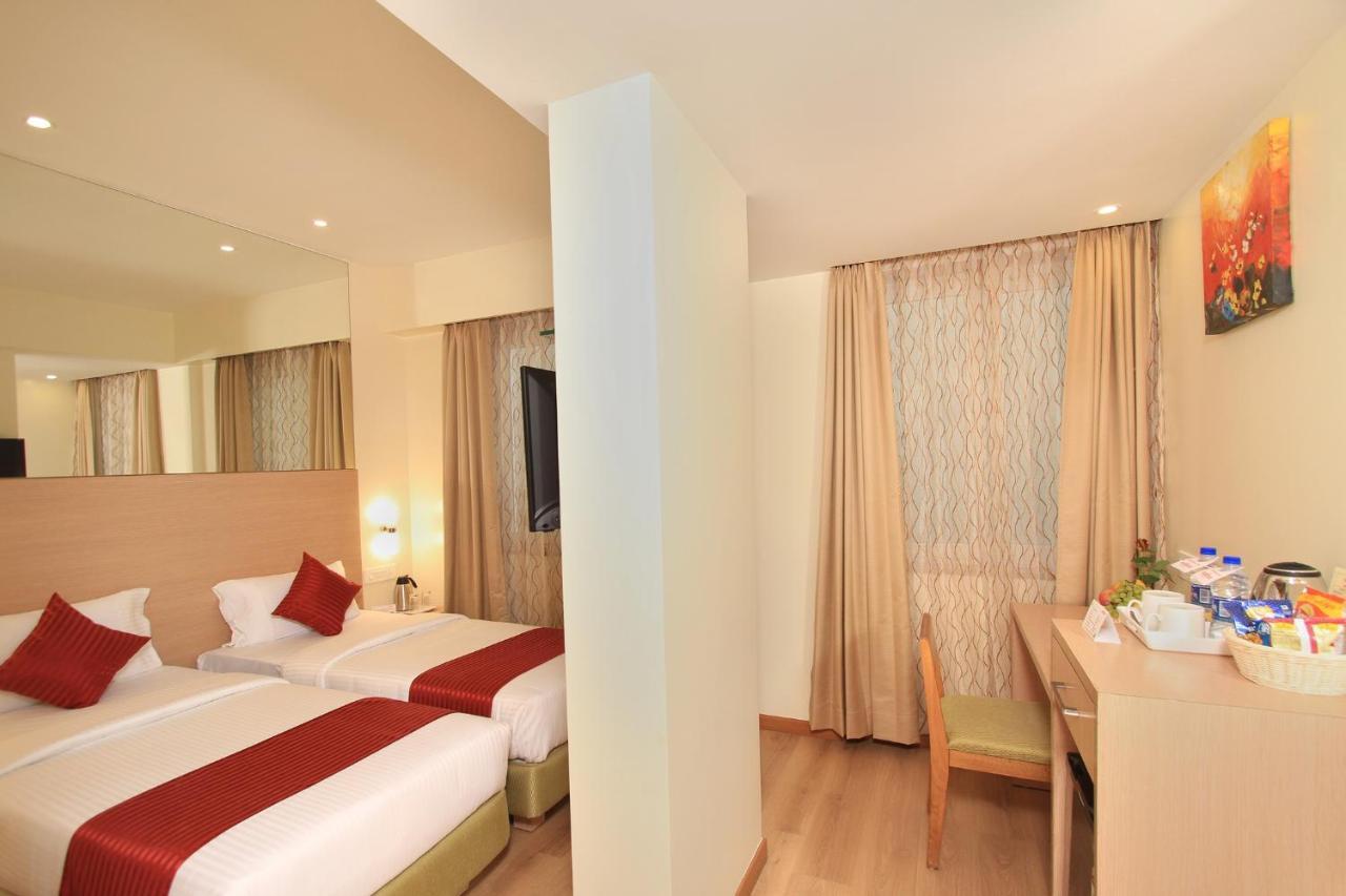 La Sara Regent Hotel Bangalore Ngoại thất bức ảnh
