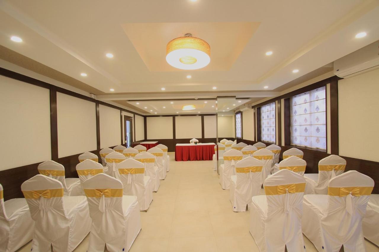 La Sara Regent Hotel Bangalore Ngoại thất bức ảnh