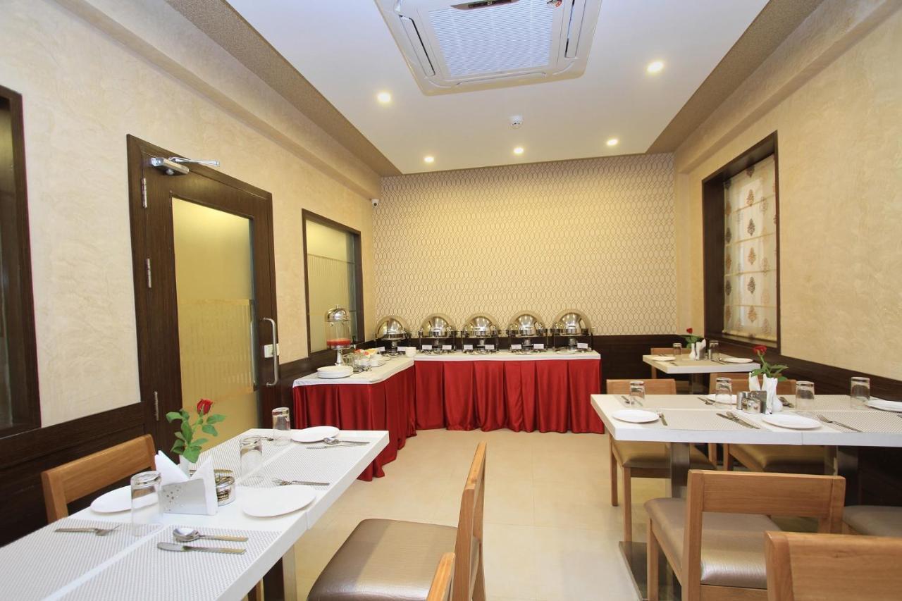 La Sara Regent Hotel Bangalore Ngoại thất bức ảnh