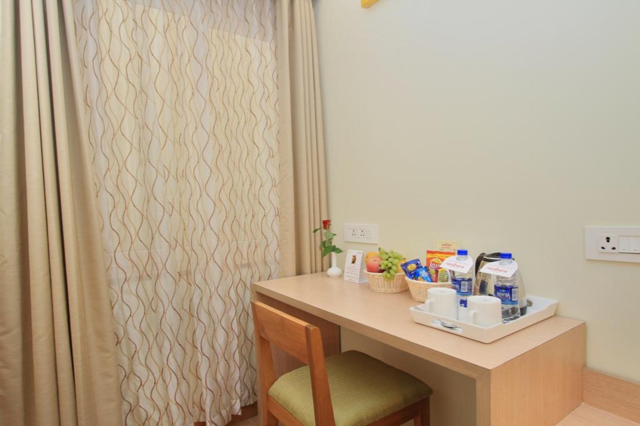 La Sara Regent Hotel Bangalore Ngoại thất bức ảnh